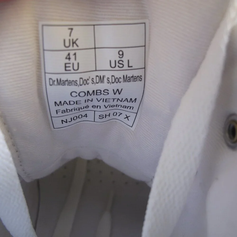 DR. MARTENS Combs White Boots NWT - Picture 9 of 11